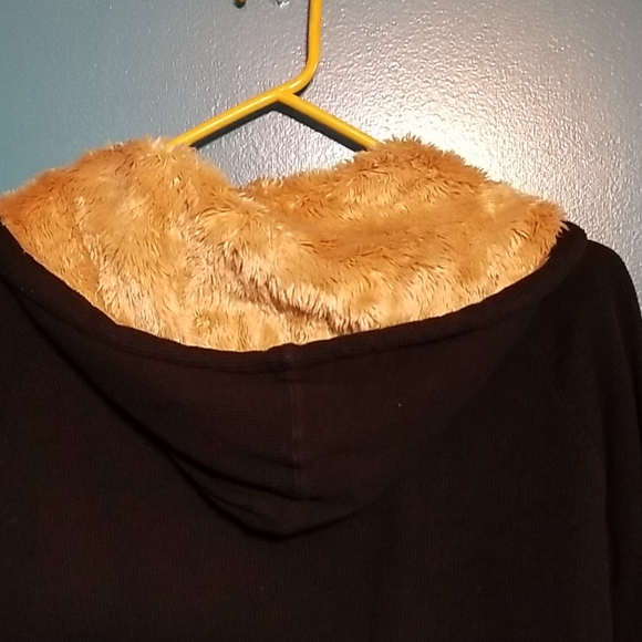 CLOSET CLEANOUT.   Thermal jacket with hood - Picture 5 of 6